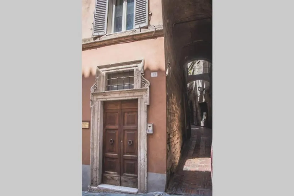 Heart Balloon House - Centro Storico Perugia 0*,